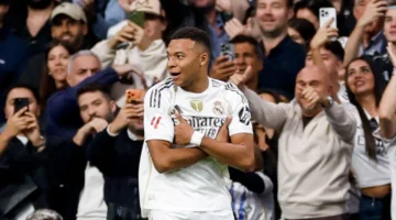 هدف مبابي الأول في الكلاسيكو يعزز تقدم ريال مدريد على برشلونة